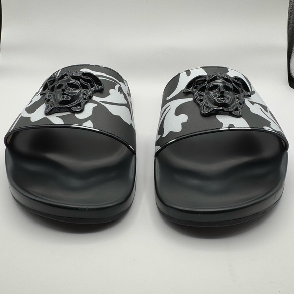 Versace Slides. - Picture 7 of 11